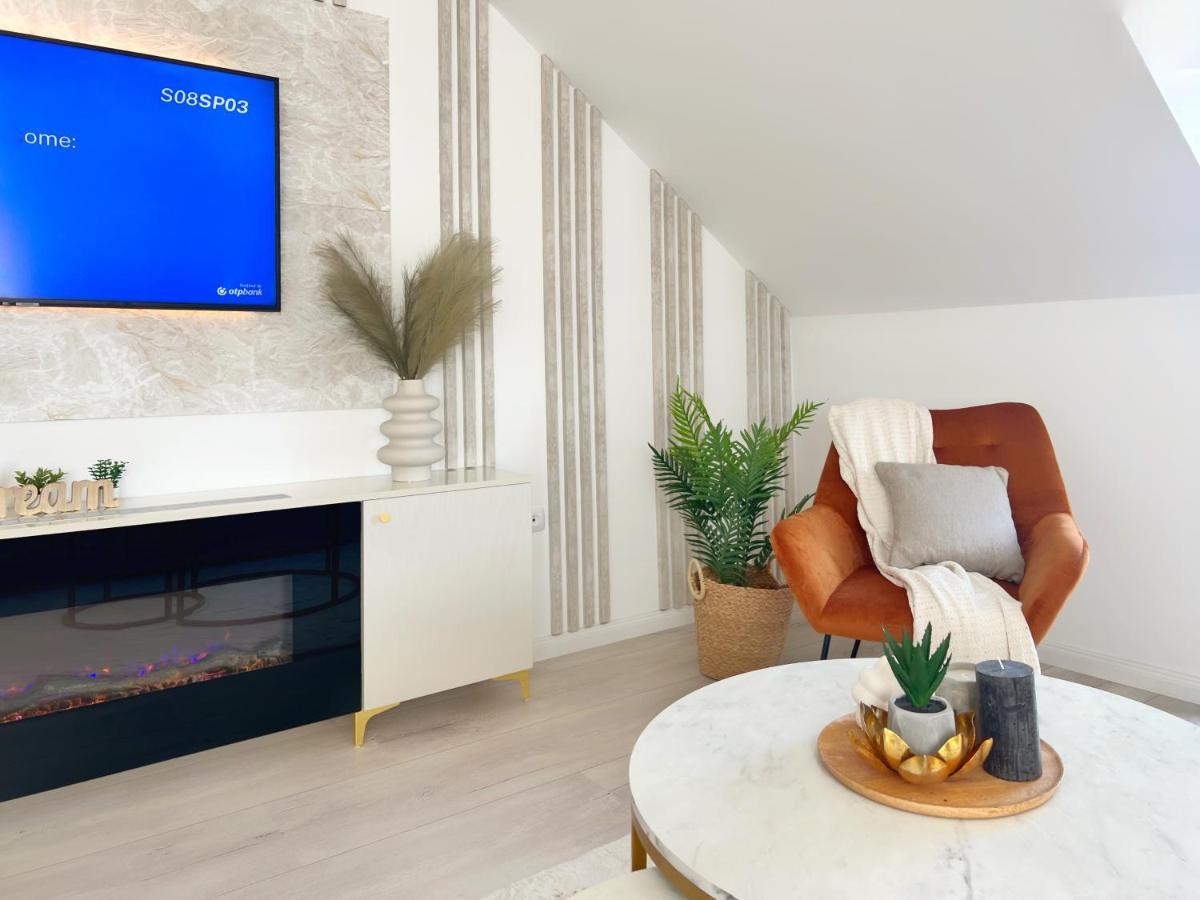Studio Poienii - A Cozy Stay 5 Min Away From The Center Bistriţa Esterno foto