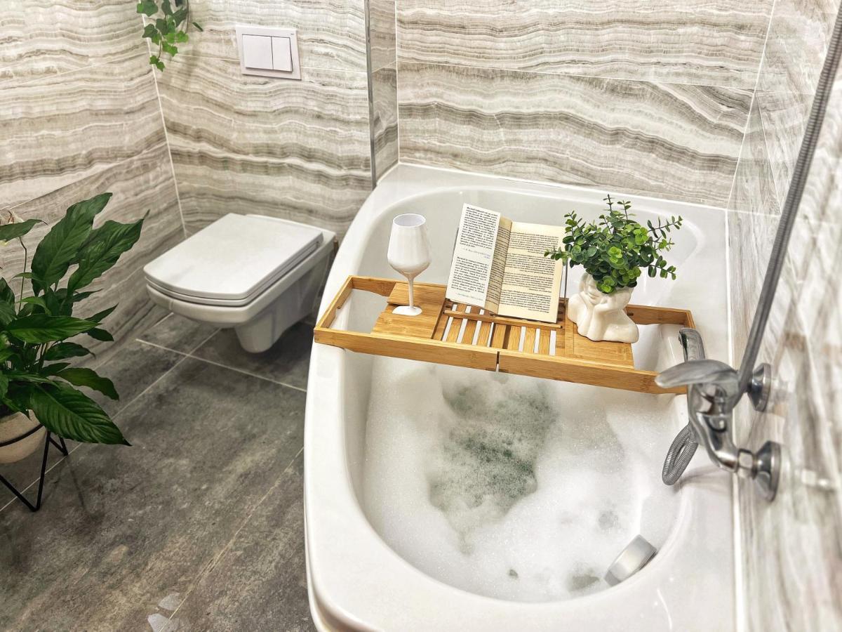Studio Poienii - A Cozy Stay 5 Min Away From The Center Bistriţa Esterno foto